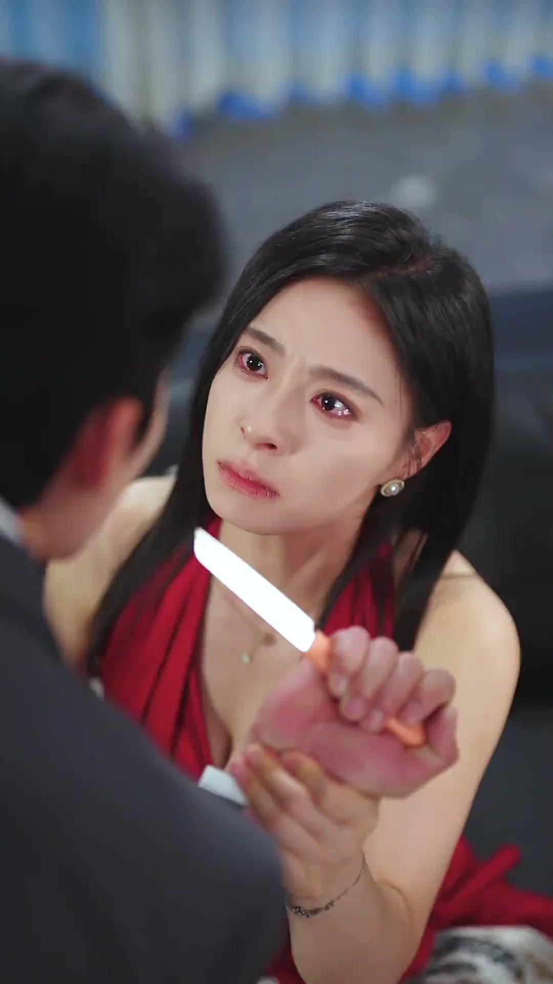 Bullied Me? My Dead CEO Ex Is Back!