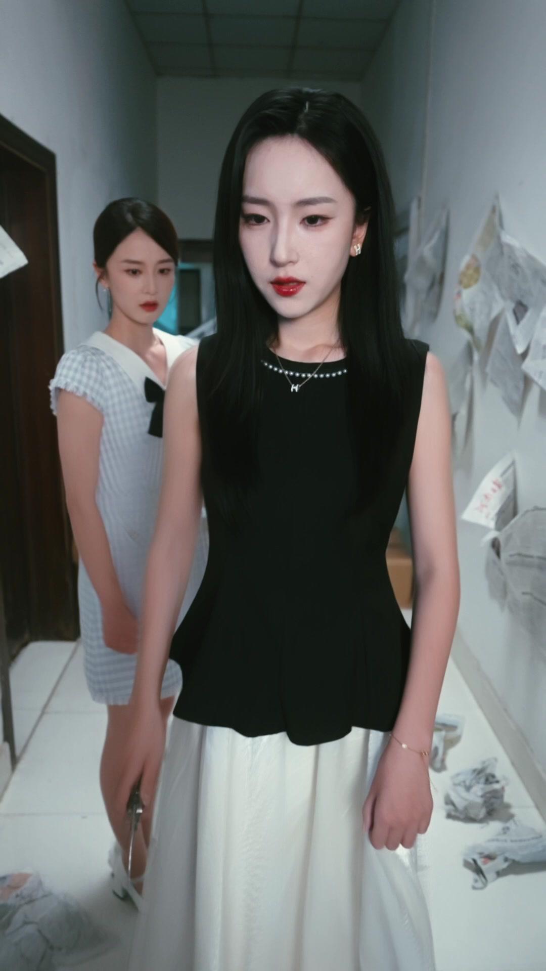 Heiress Sisters Back for Blood