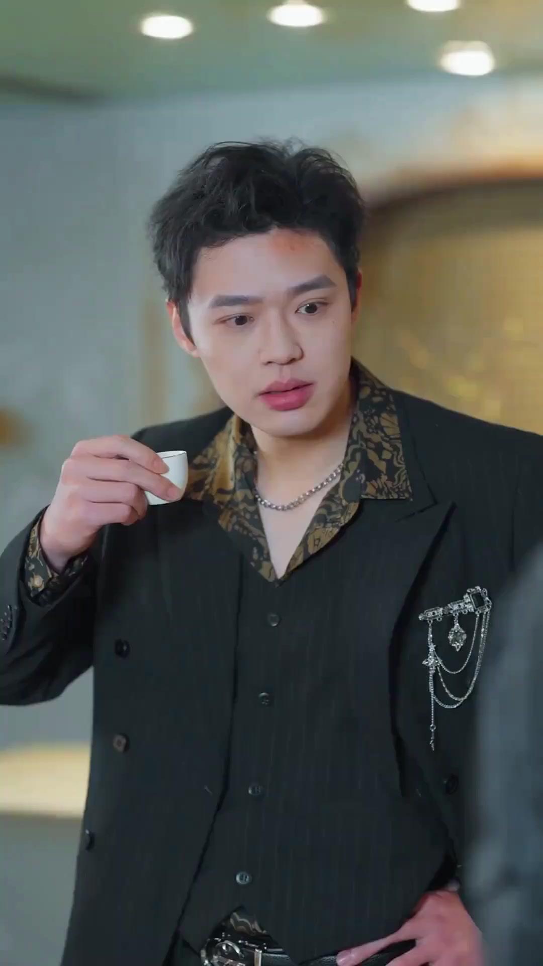 (Dubbed) Step Aside, the Real Heir is Back