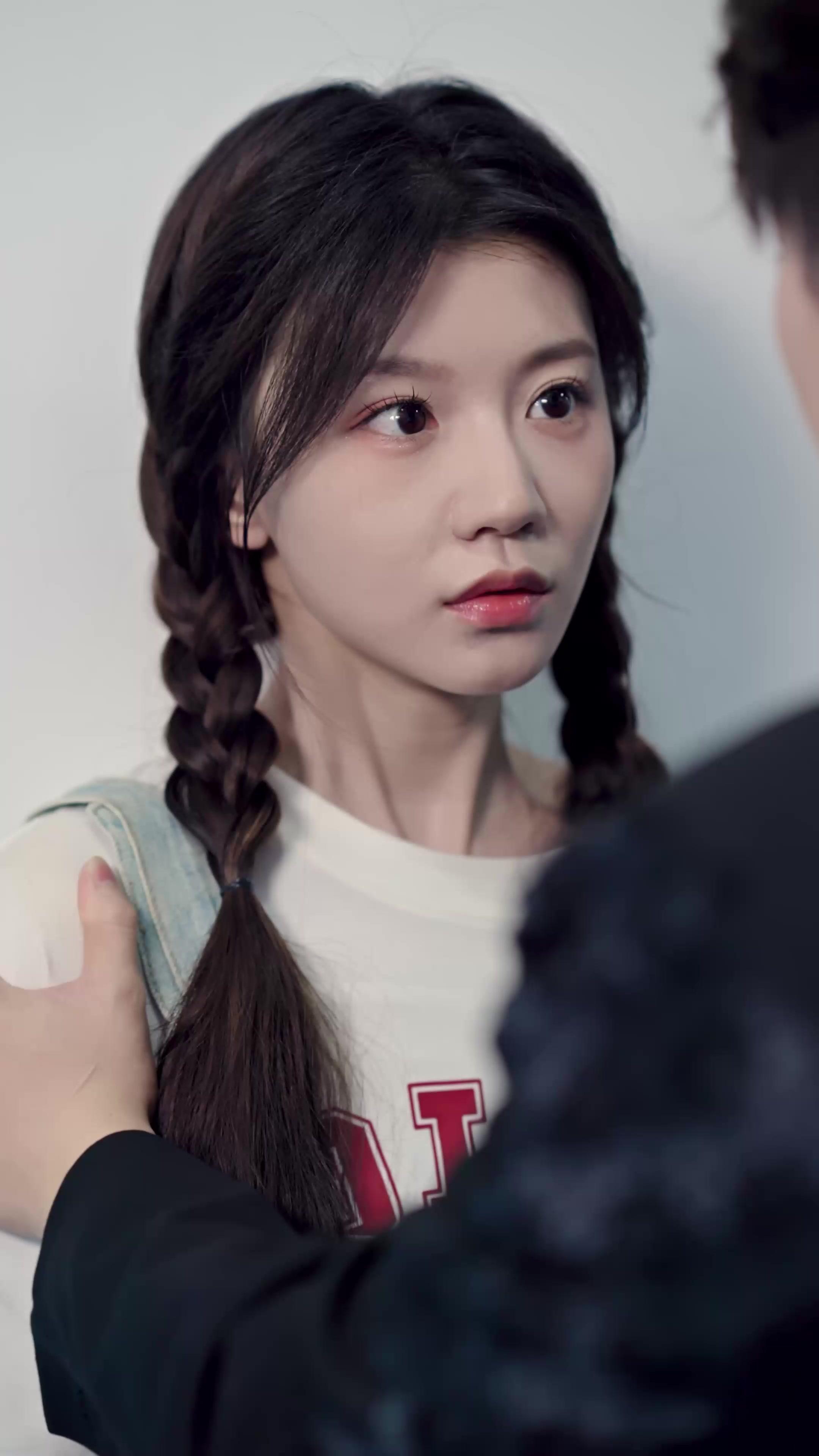 Istrinya Bos dari Kampung