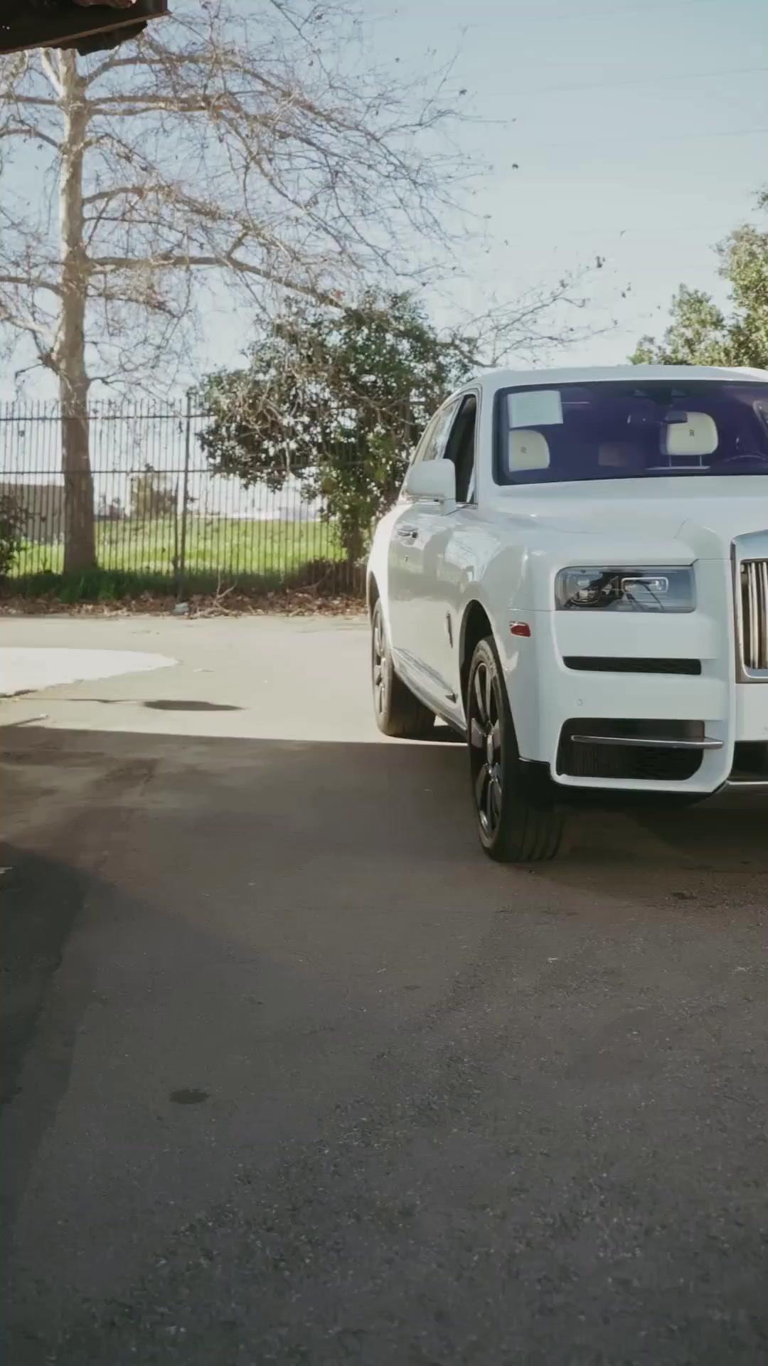 (Doublage) DANS LES BRAS DE MES TROIS ONCLES