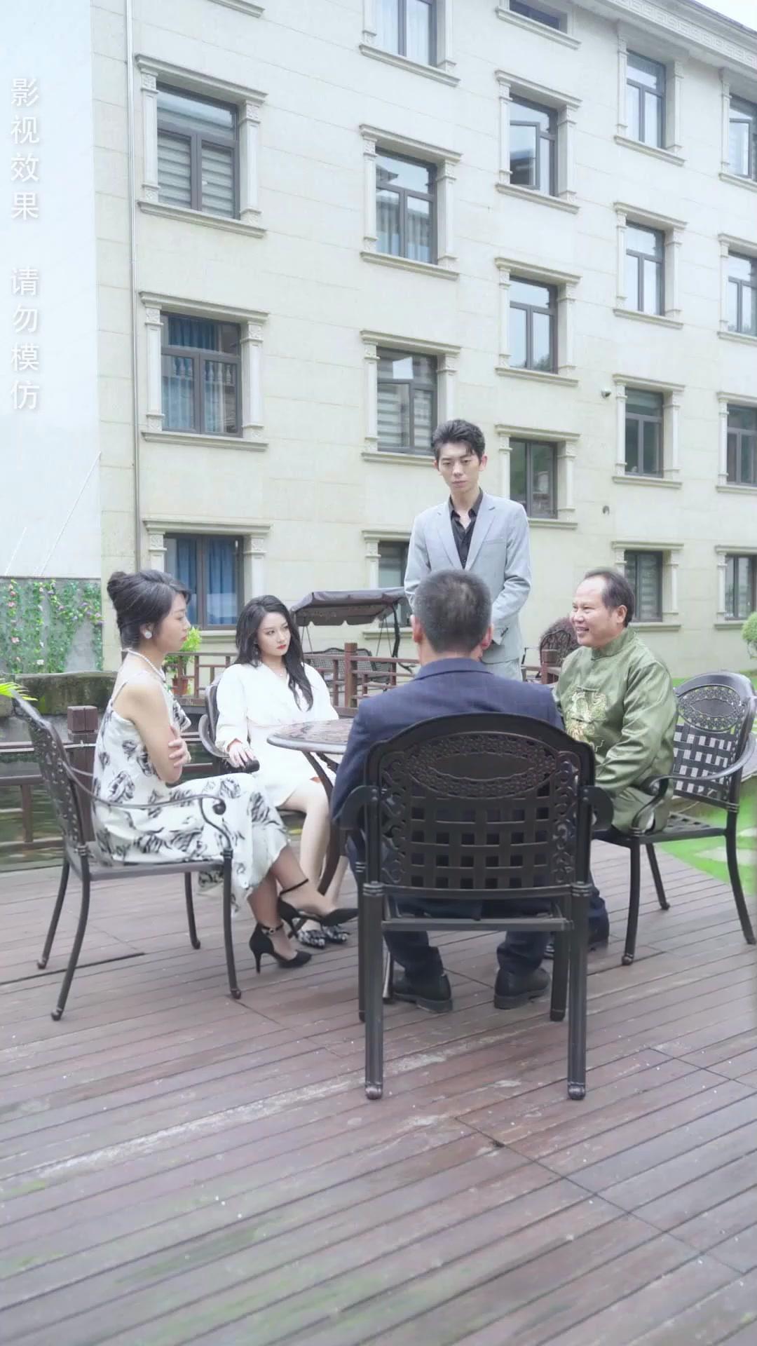 Istri Imutku Punya Rahasia Tersembunyi!