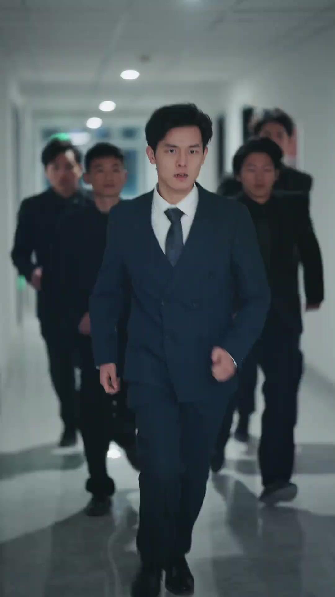 대표님, 전 가짜입니다