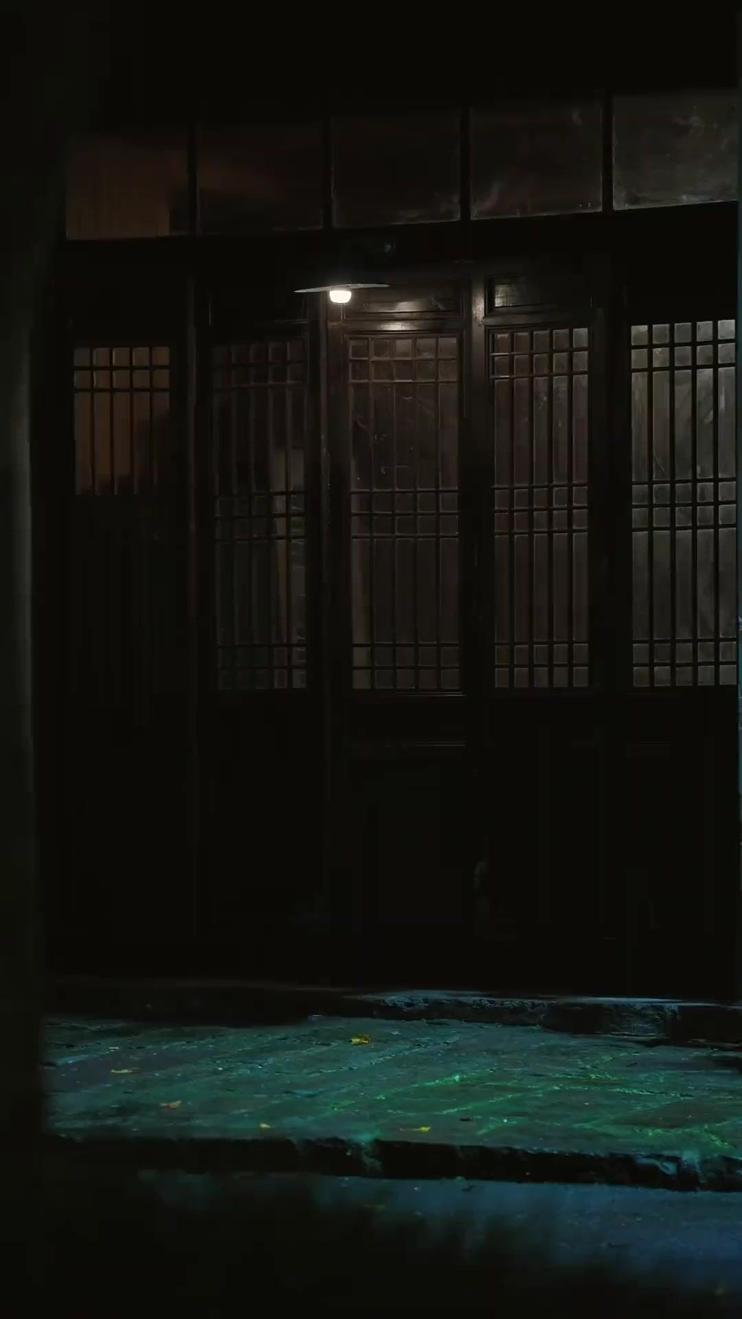 (Doblado) Alzo el filo del Este