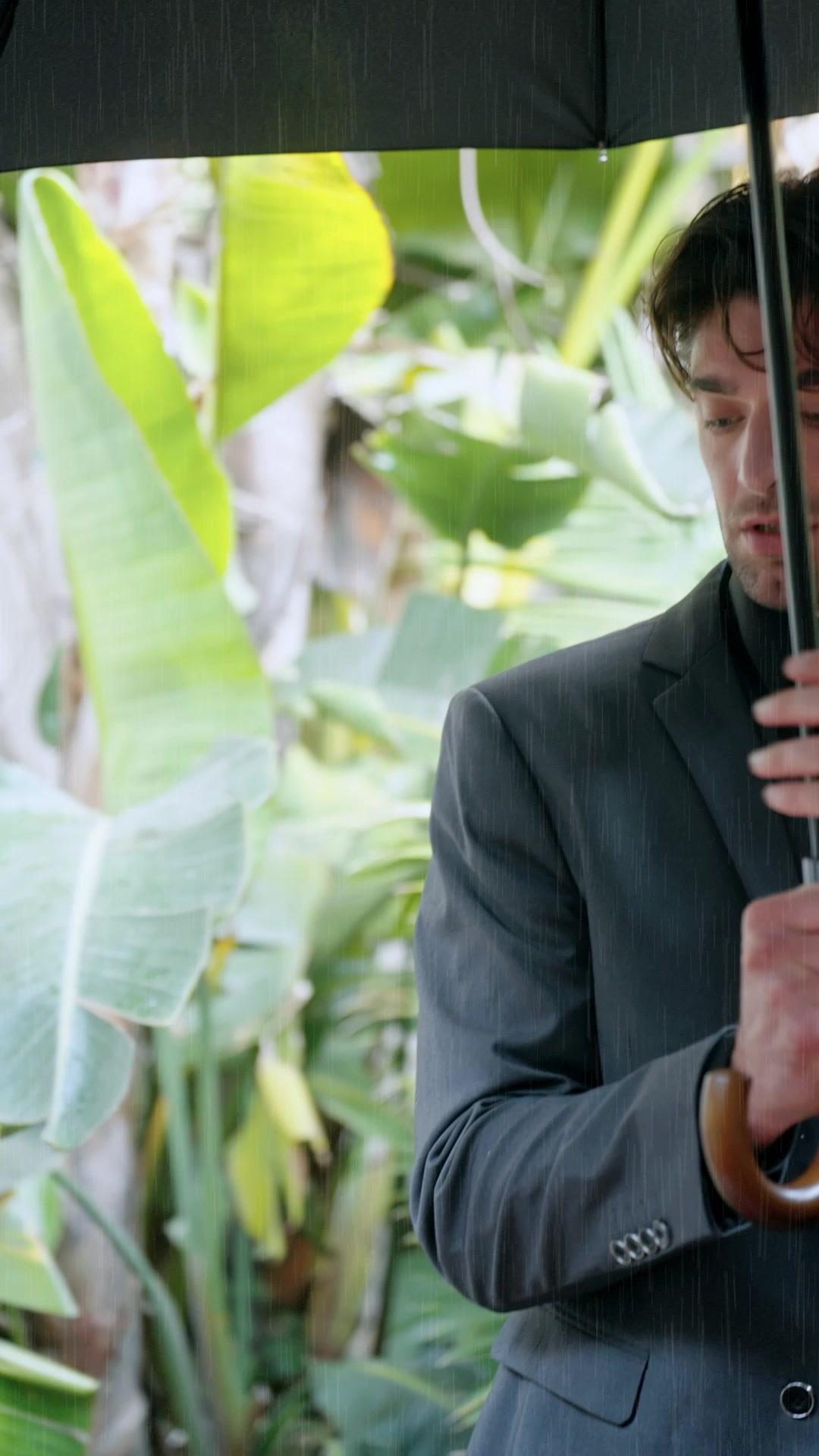 Atrapada como niñera del magnate