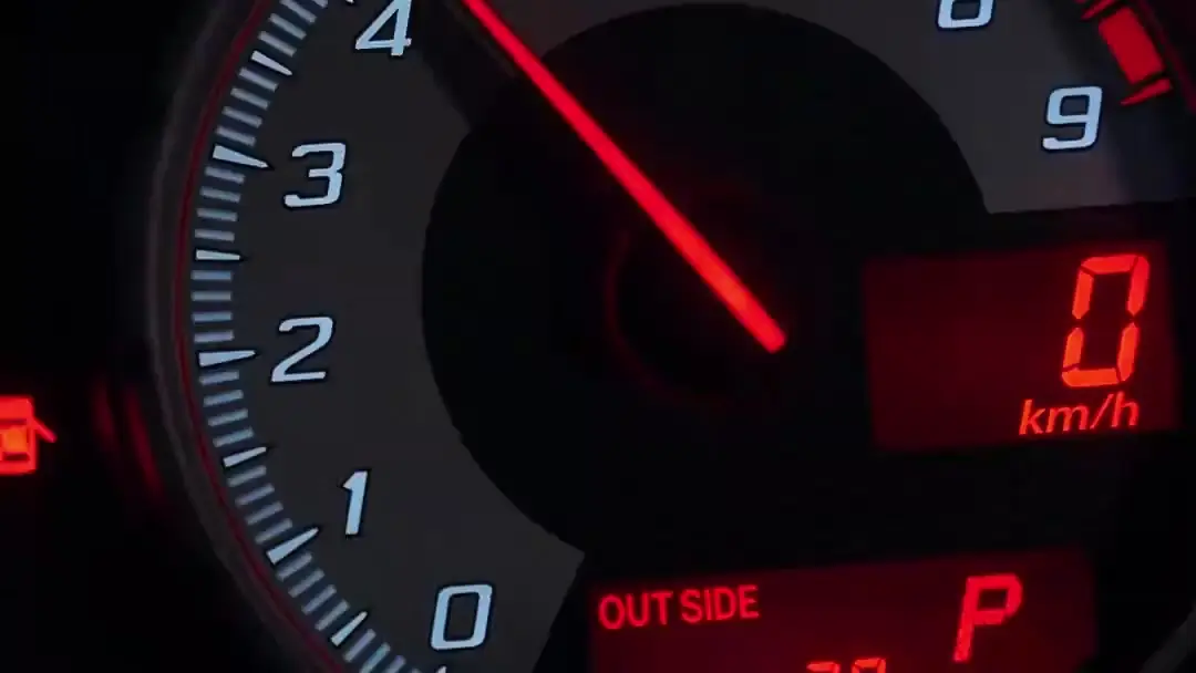 (مدبلج) سائق الشاحنات، أقوى مما تتخيل: عندما يتحول السباق إلى معركة نفسية على المنعطف الأخير