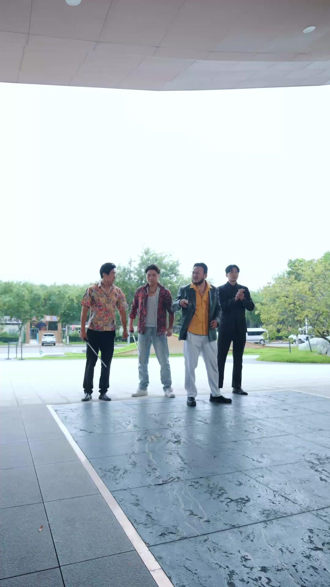 O Imortal de Ouro e a Esposa Muda