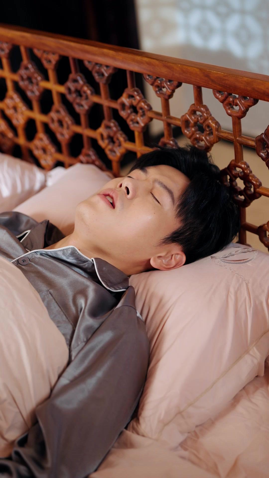 LE SECRET DERRIÈRE DE LA PORTE