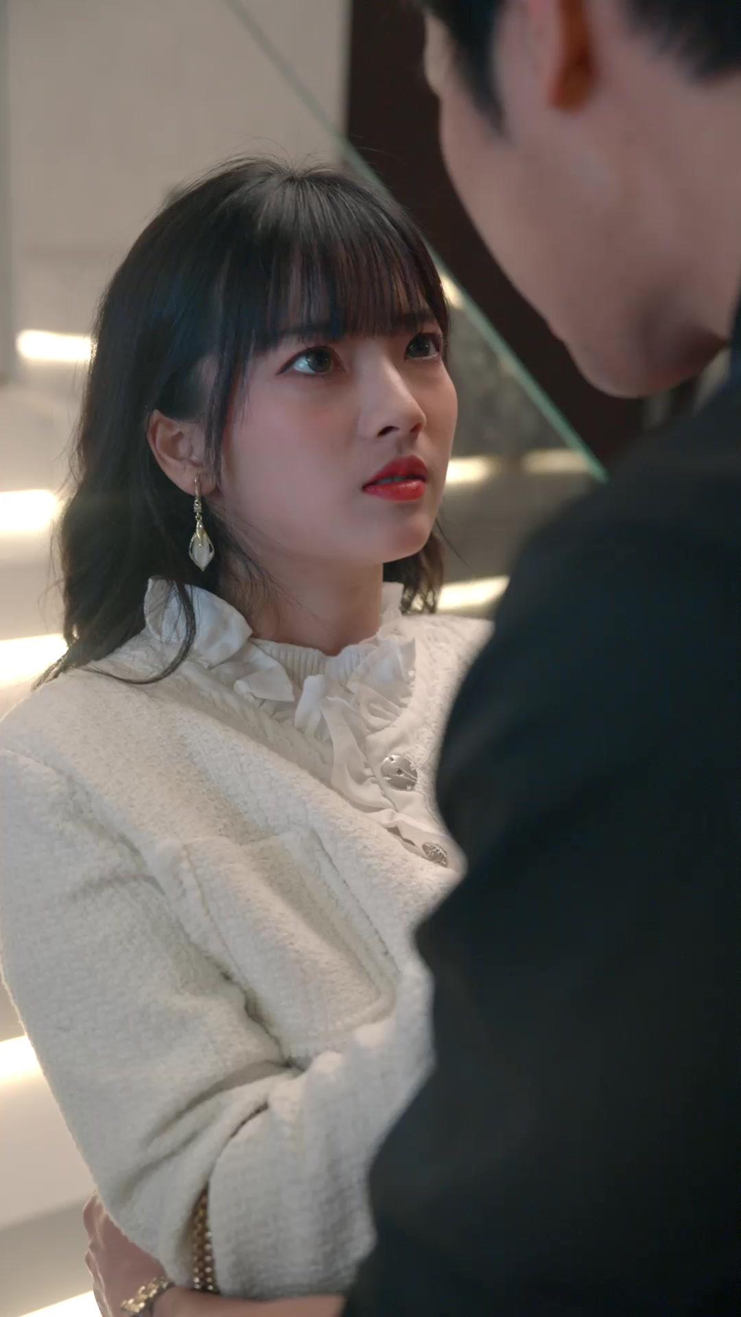 Mencari Jejak Jade Hitam