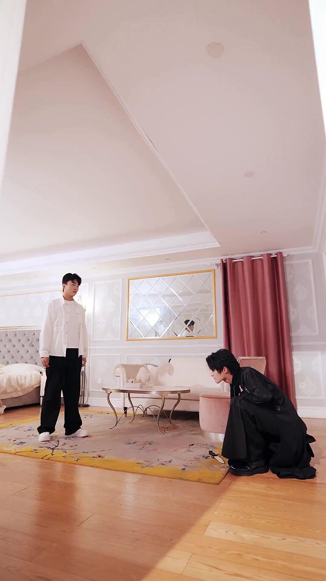 (Dubbed) System's Ultimatum: Love Me, Boss Lady!