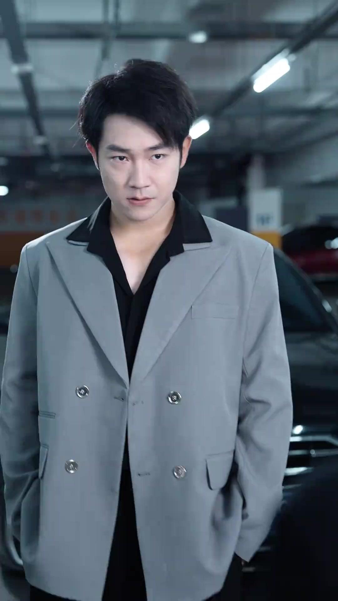 Mini-Retterin: Papa, halt Mama fest!