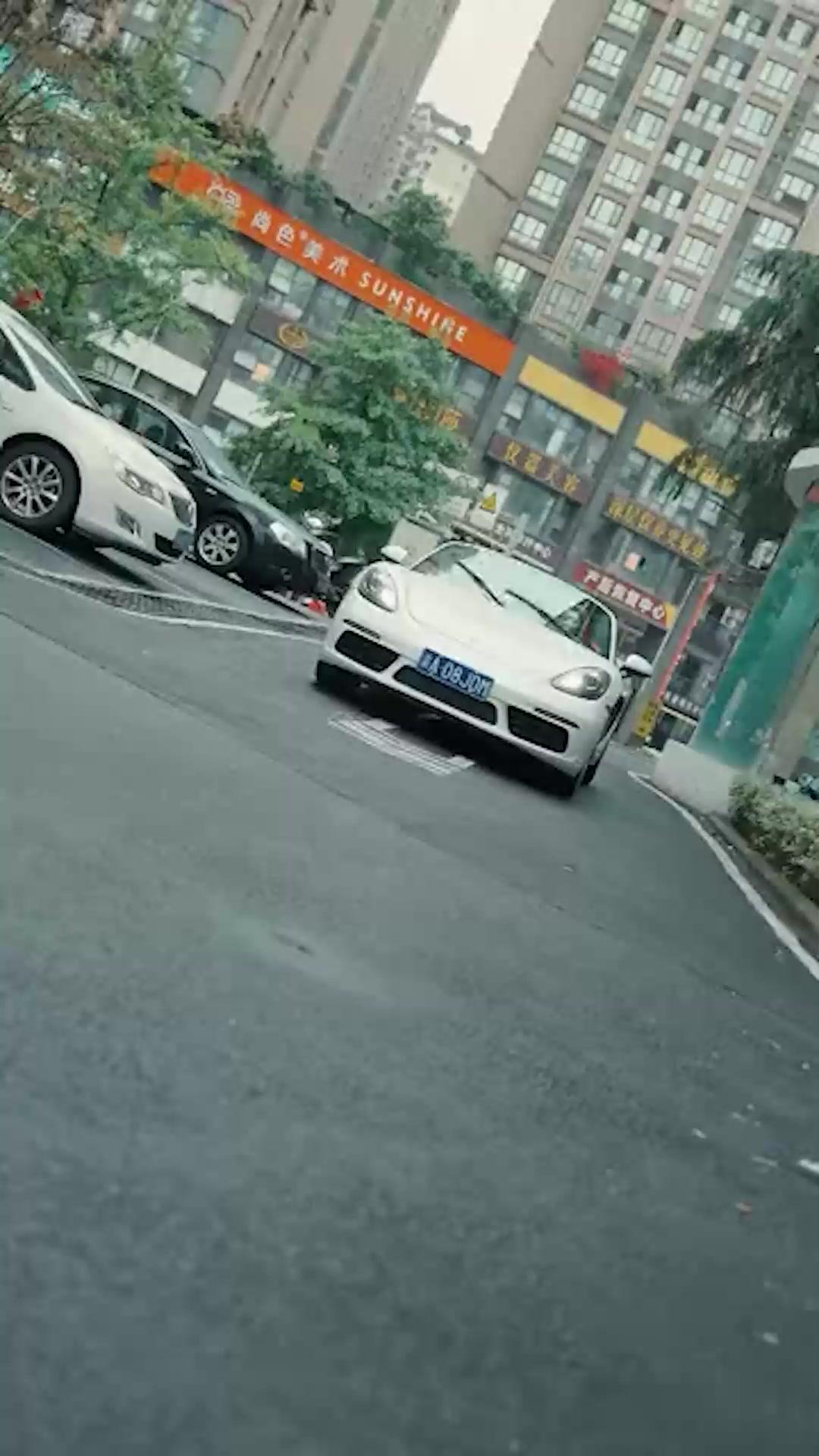 Isteri Kahwin Kilatku Seorang Taikun