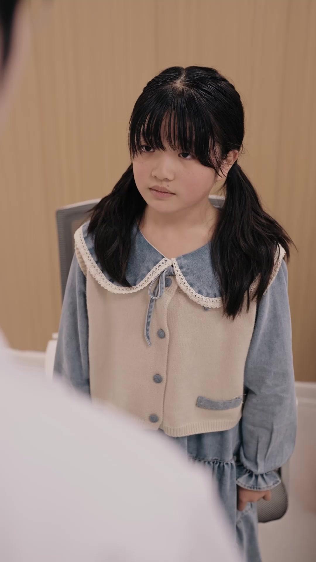 Las estrellas brillan en el cielo