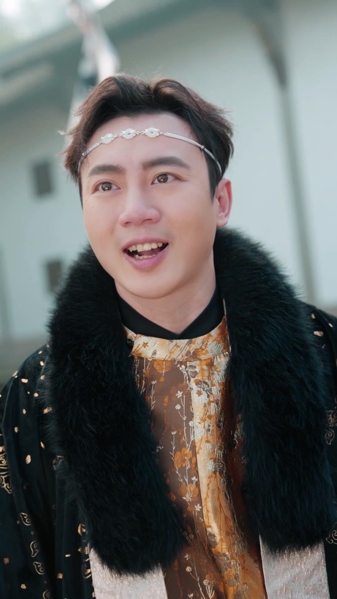 Satu Pukul Kayu, Dunia Tunduk