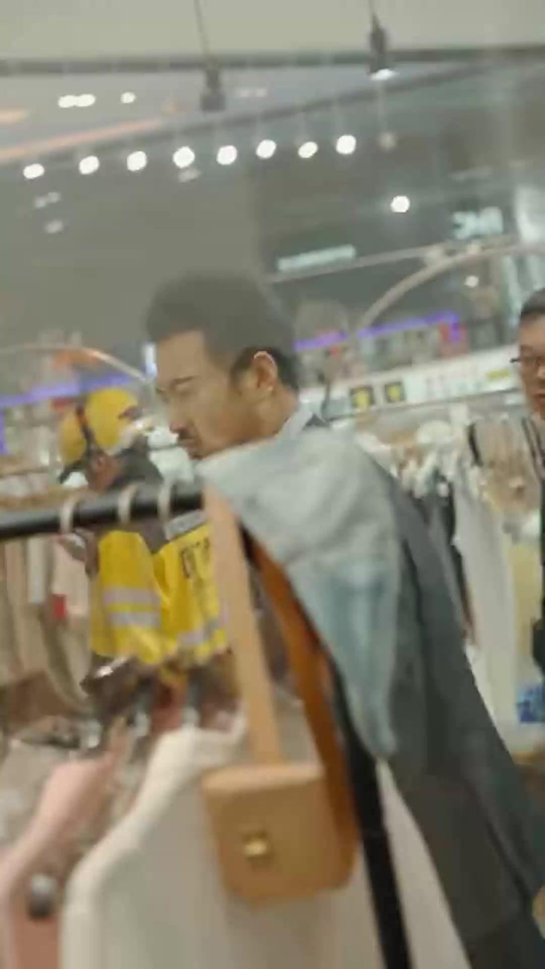 Ani Evlilik Tatlı Eş Büyük Patron