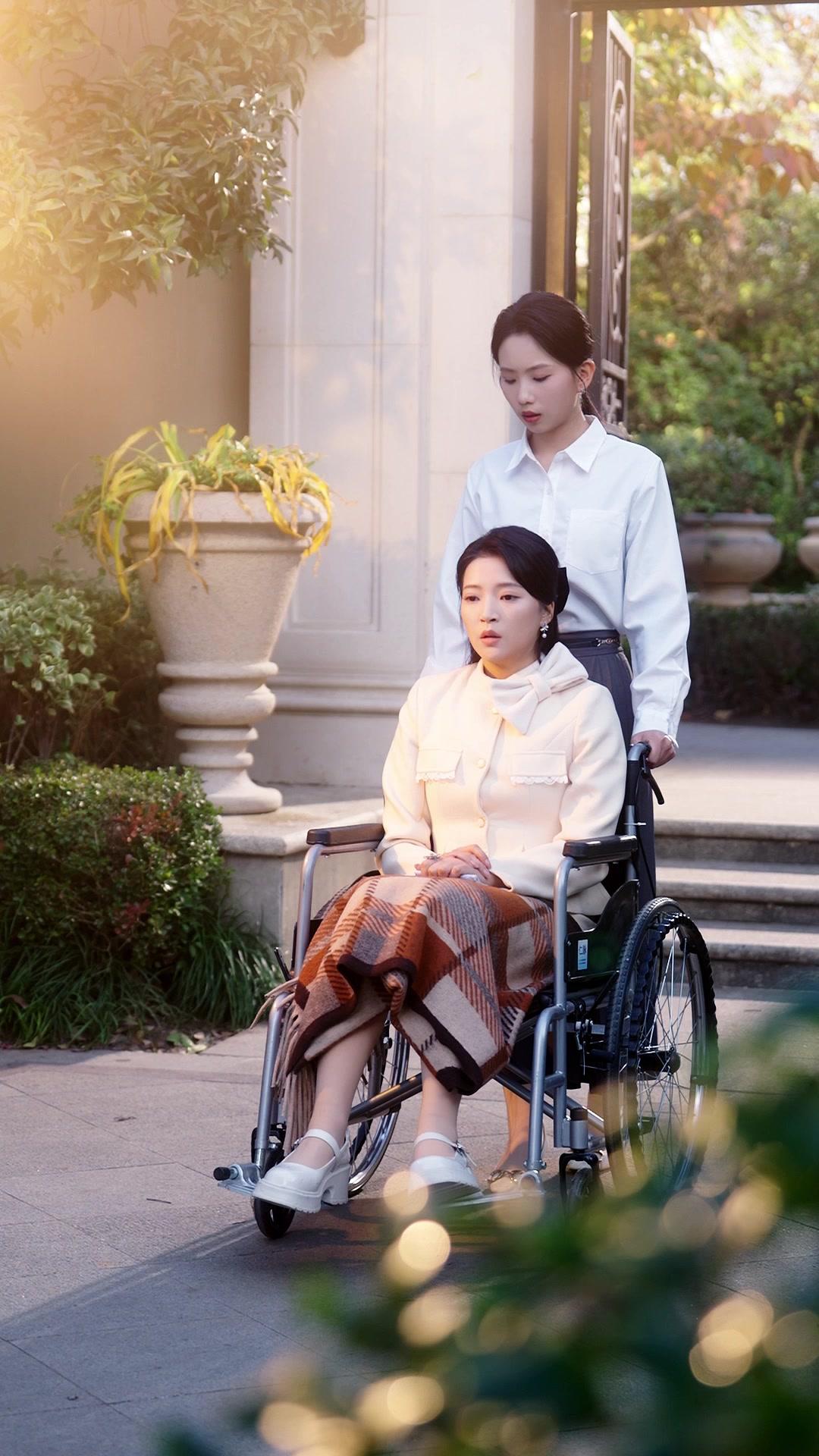 Fall for Me, Boss Lady!