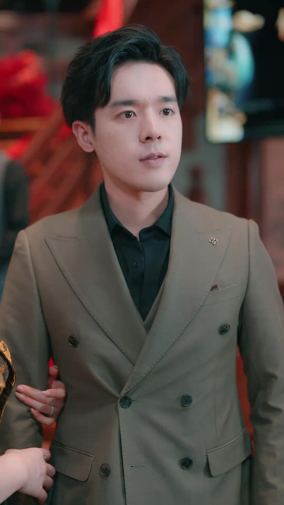 Gả Cho Kẻ Thù Của Anh