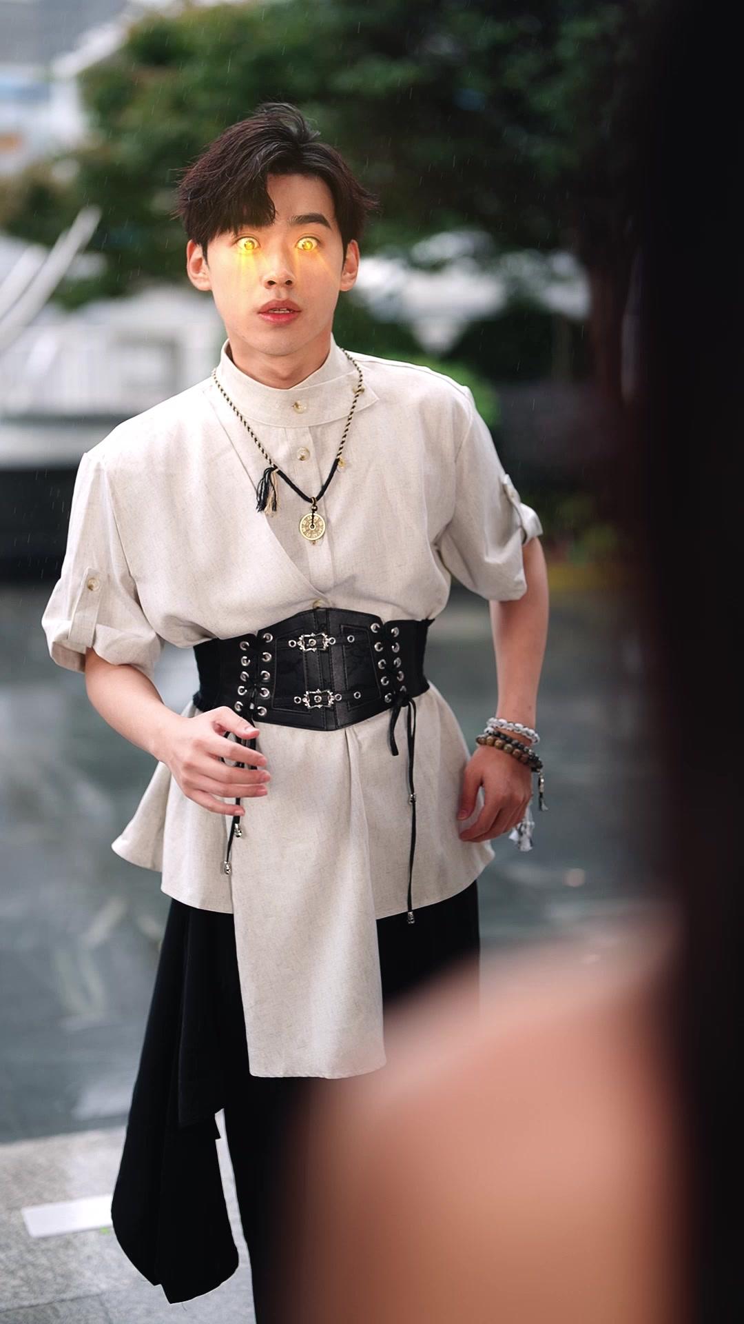 DES MONTAGNES À L'ÉTERNITÉ