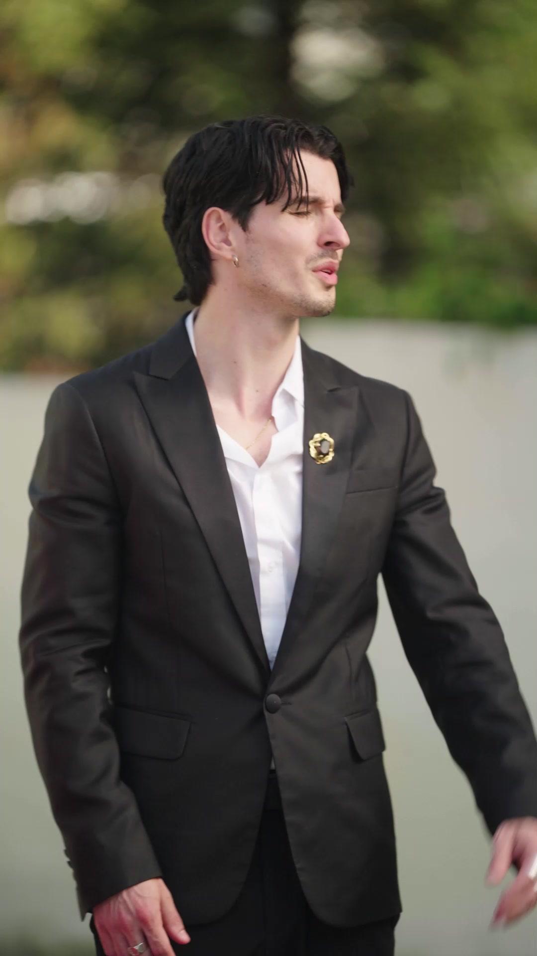 Amor por el hermano adoptivo