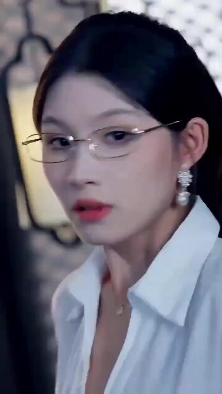 (مدبلج) الكركدن الأسطوري: قوة مقدسة لا تُقهر