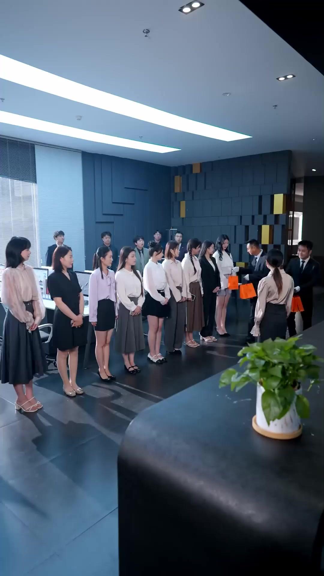 (Lồng tiếng)Thẩm Tiên Sinh, Đây Không Phải Con Anh