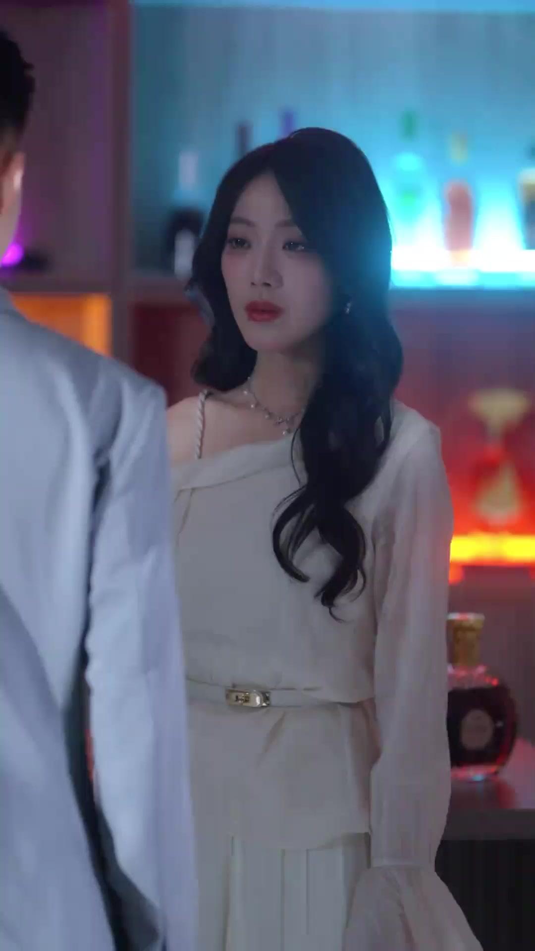 (Sulih suara) Bunga Berduri di Ruang Sidang