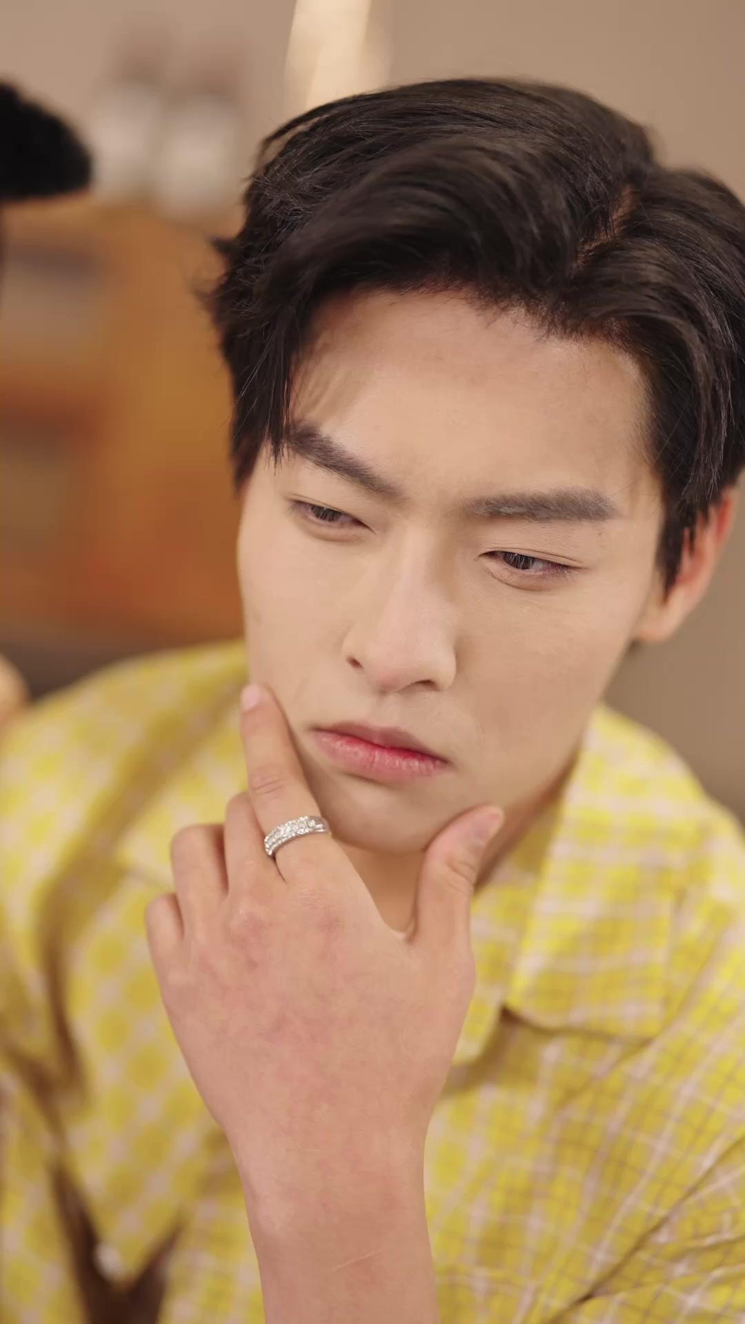 Mantan Dewa Perang: Diincar Wanita Cantik