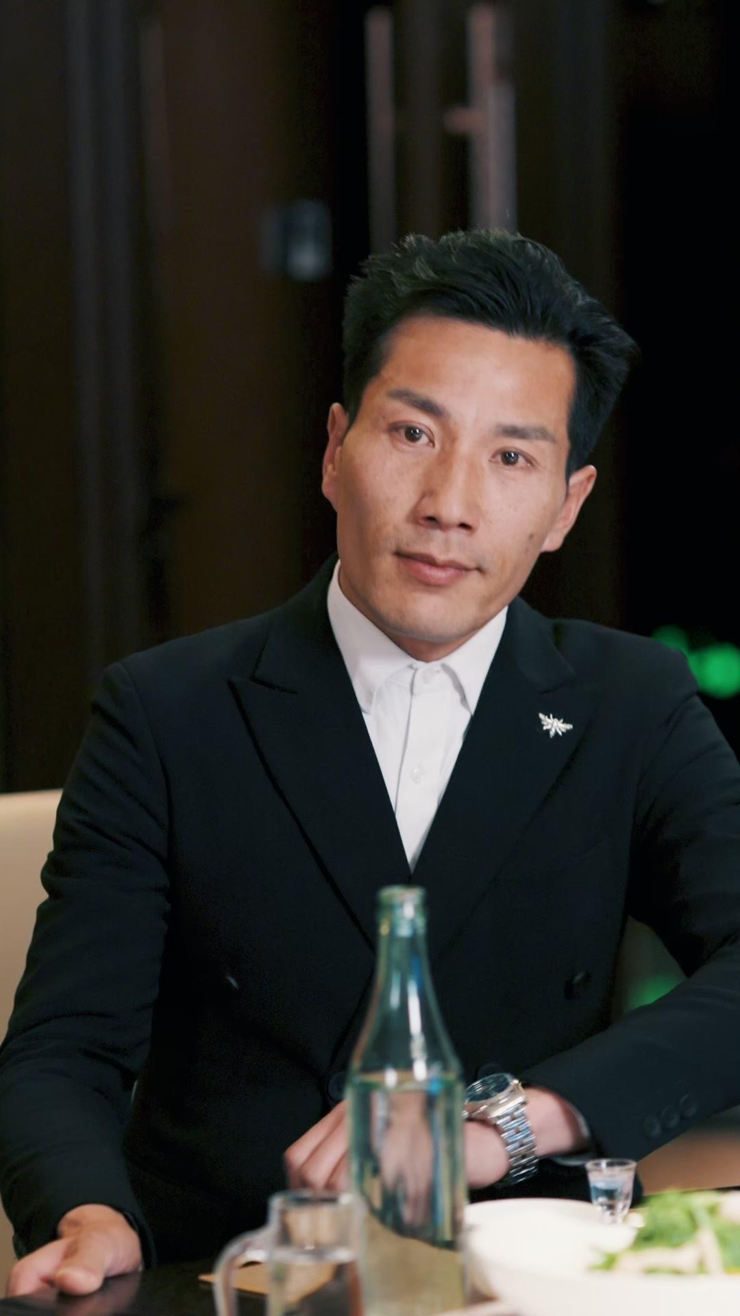 ¡El heredero tomará cartas!