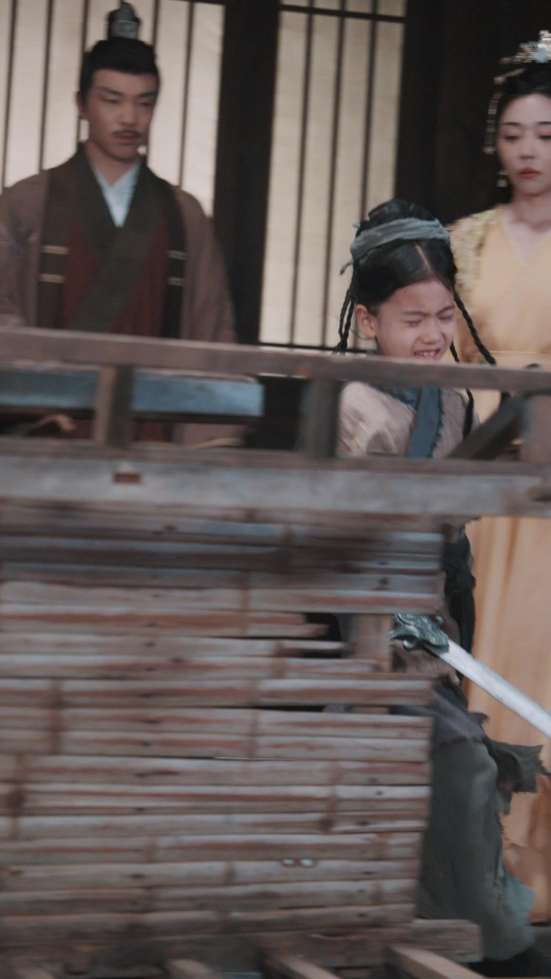 แปดปีใต้เงาสวรรค์