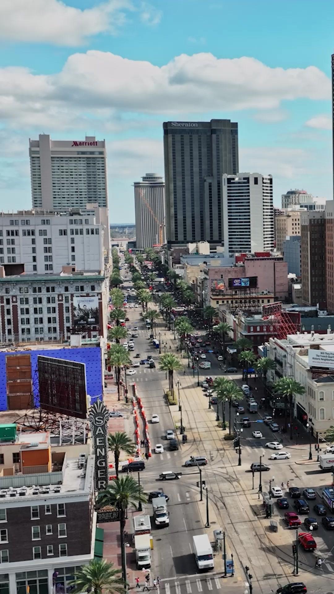 Mortals! Little God of Wealth Is Here!