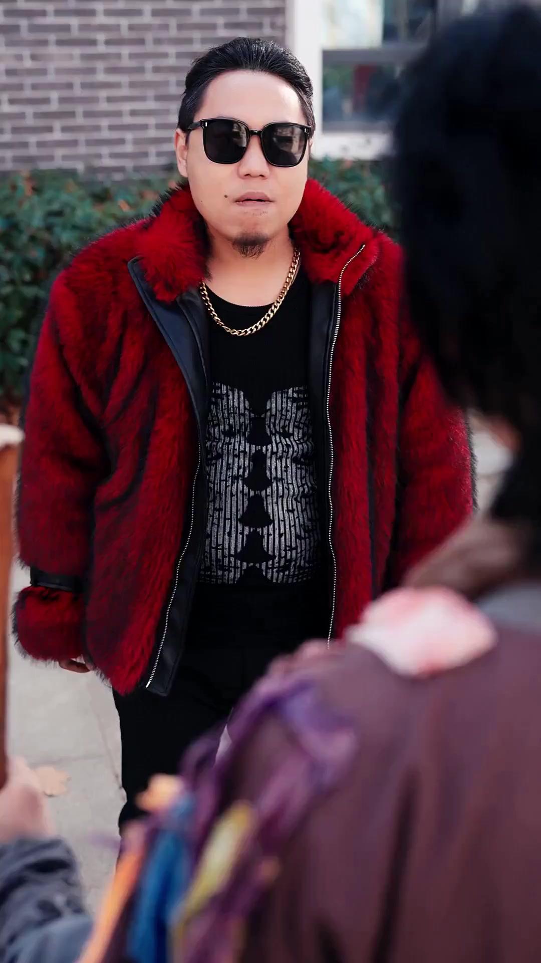 (Doblado) No te metas con este mendigo