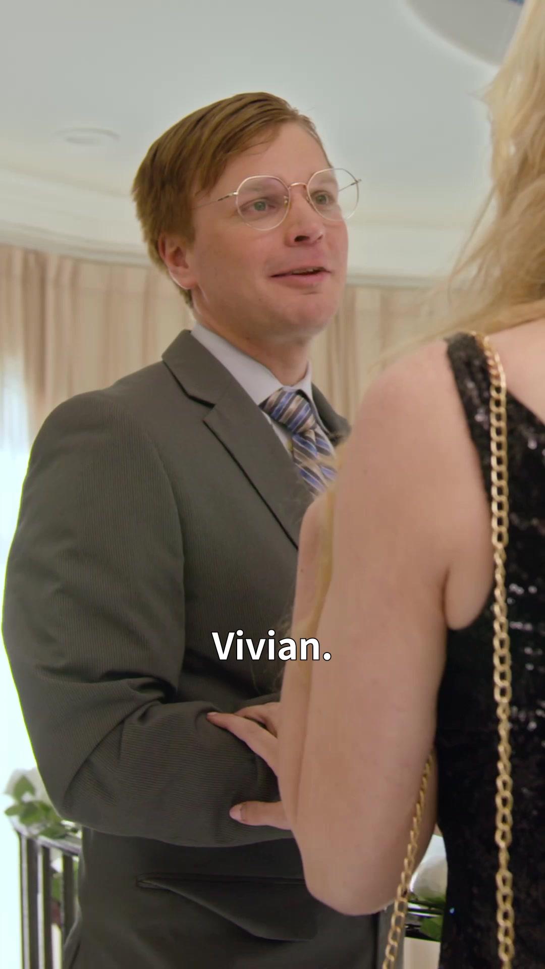  The Rose Comes With Thorns