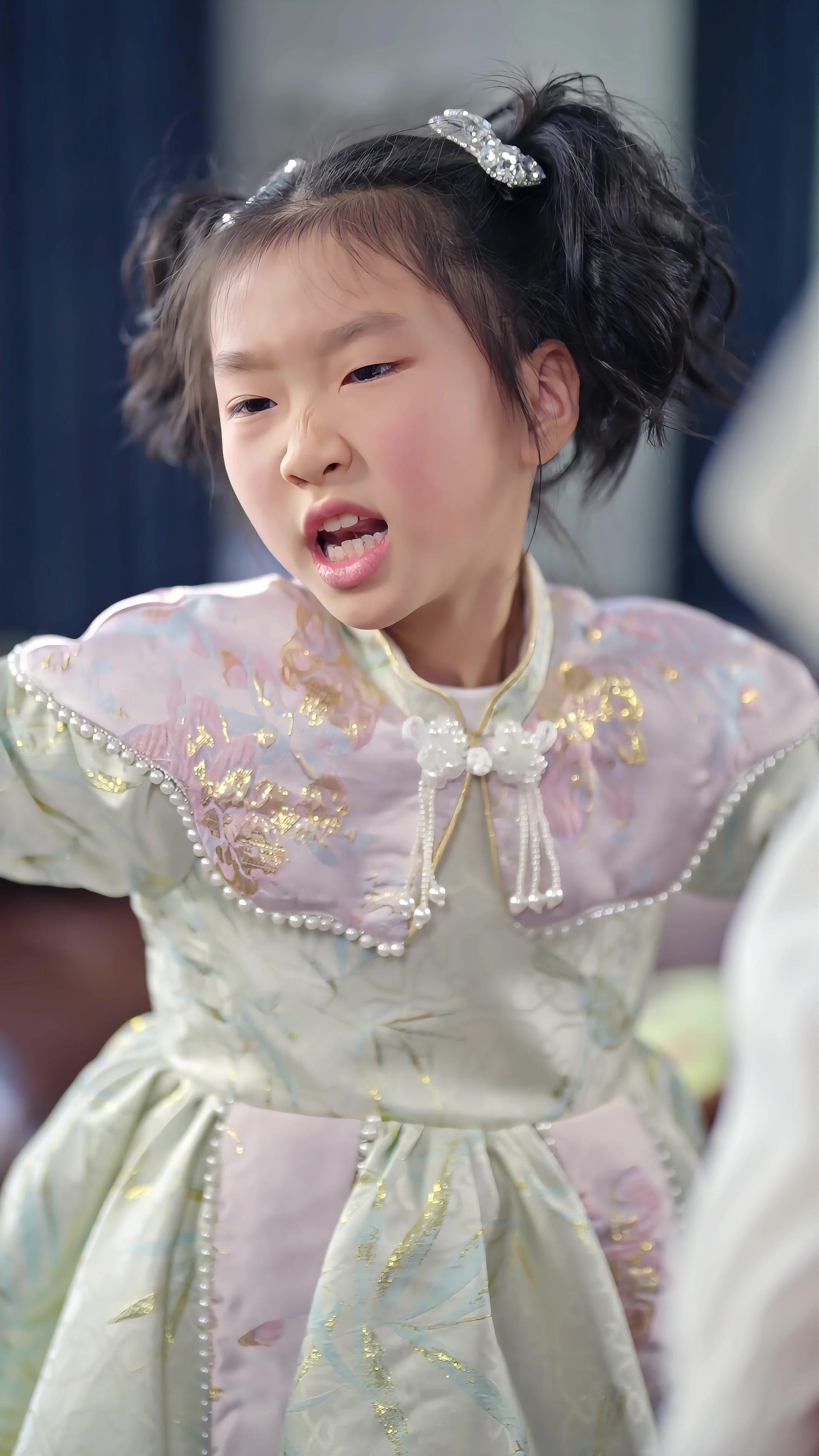 Bé Rồng Đến Chúc Phúc