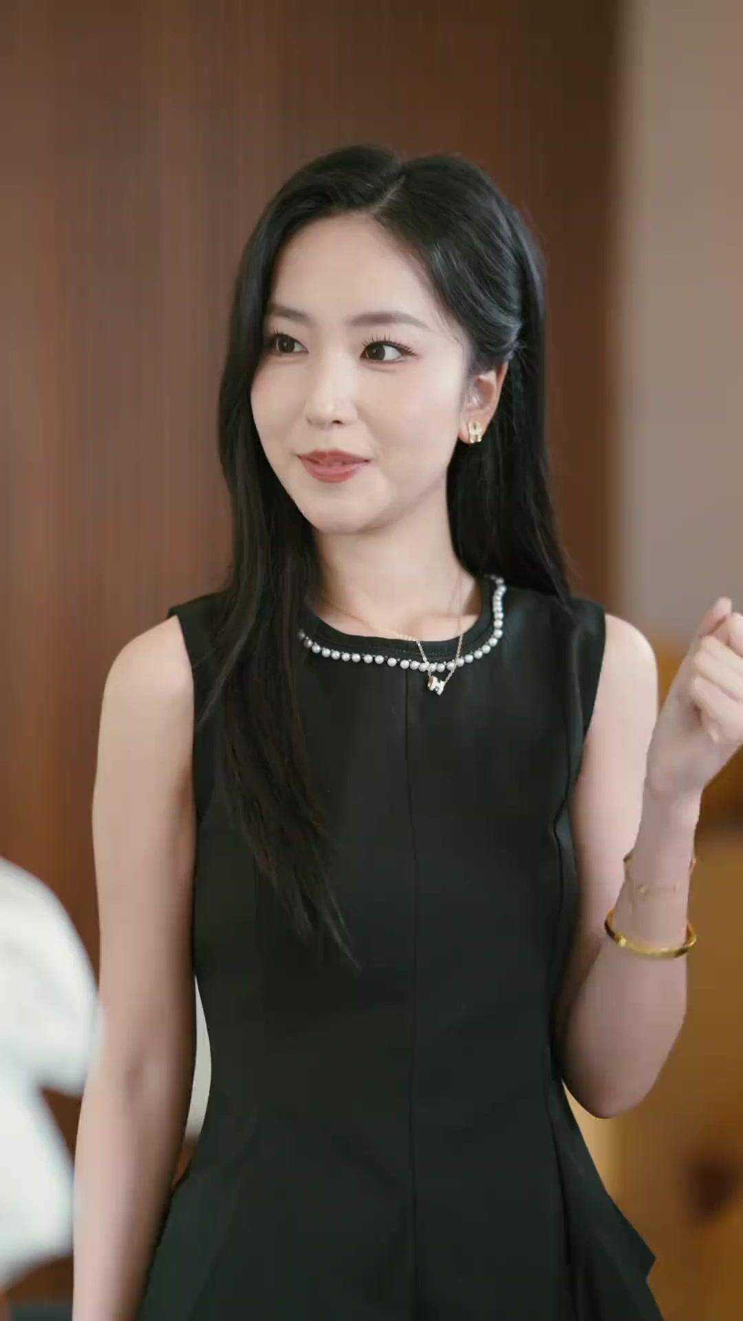 Heiress Sisters Back for Blood