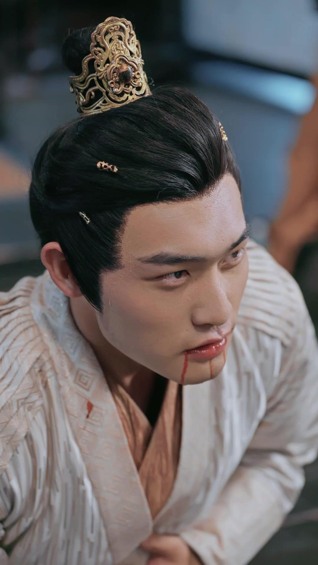 سيف الطاغية: صعود الأمير المنبوذ