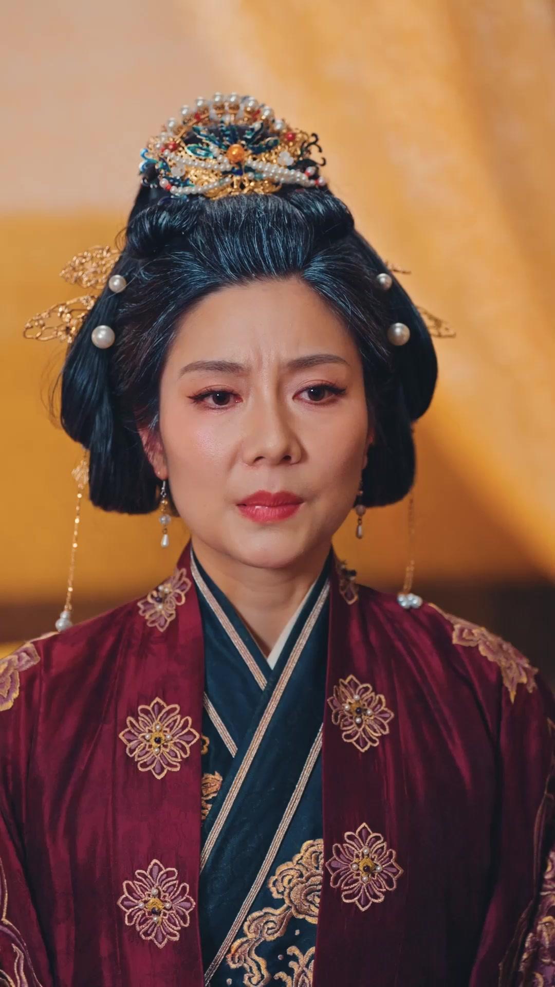 Ibuku dayang, Aku Kaisar