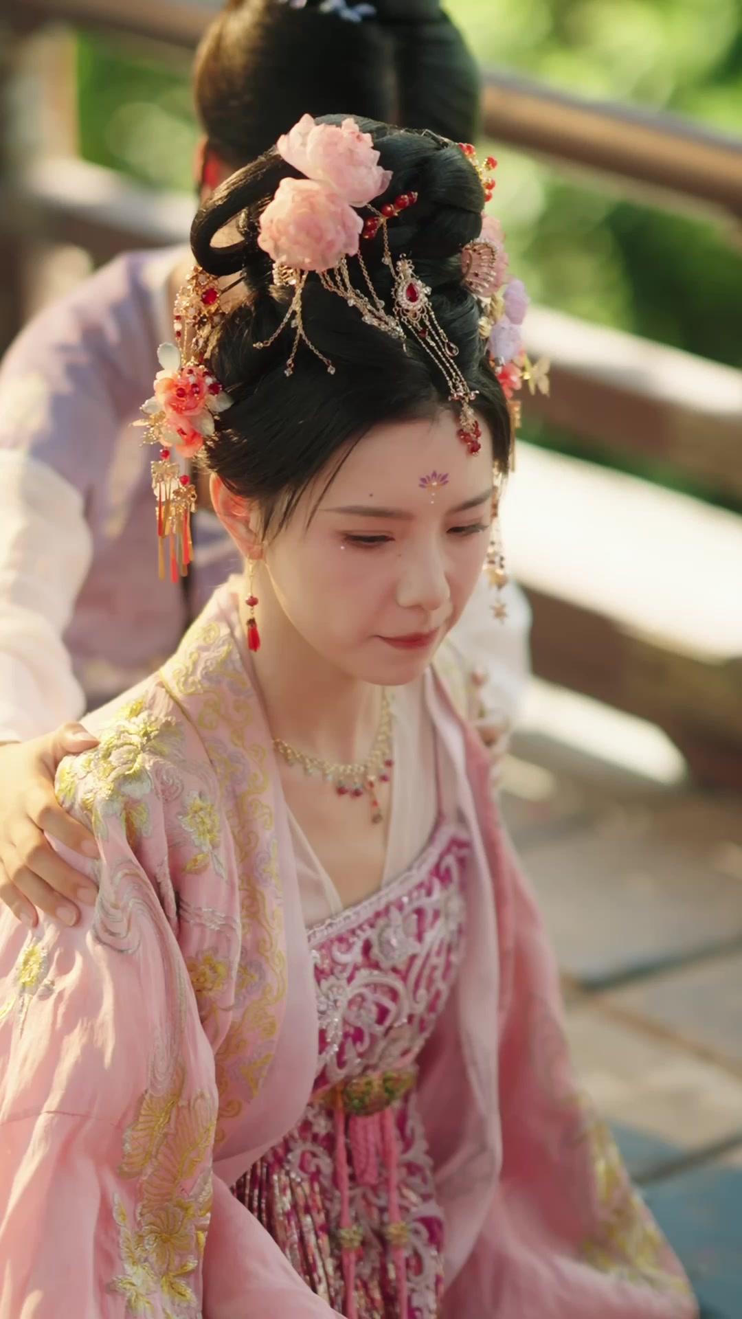 Las hermanas renacen en la guerra del palacio