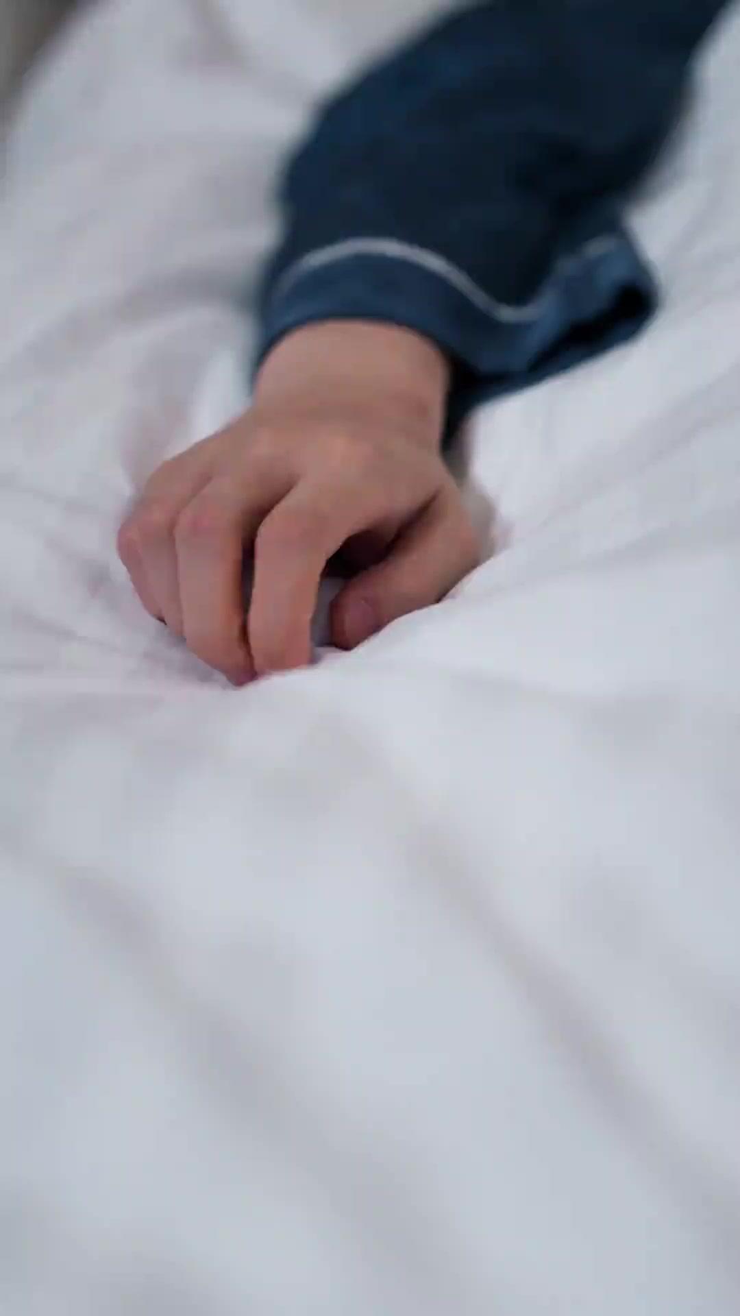 잠든 남편 마음 엿보기