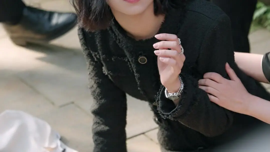 거지 남편은 재벌, 물을 끼얹는 순간의 권력 역학