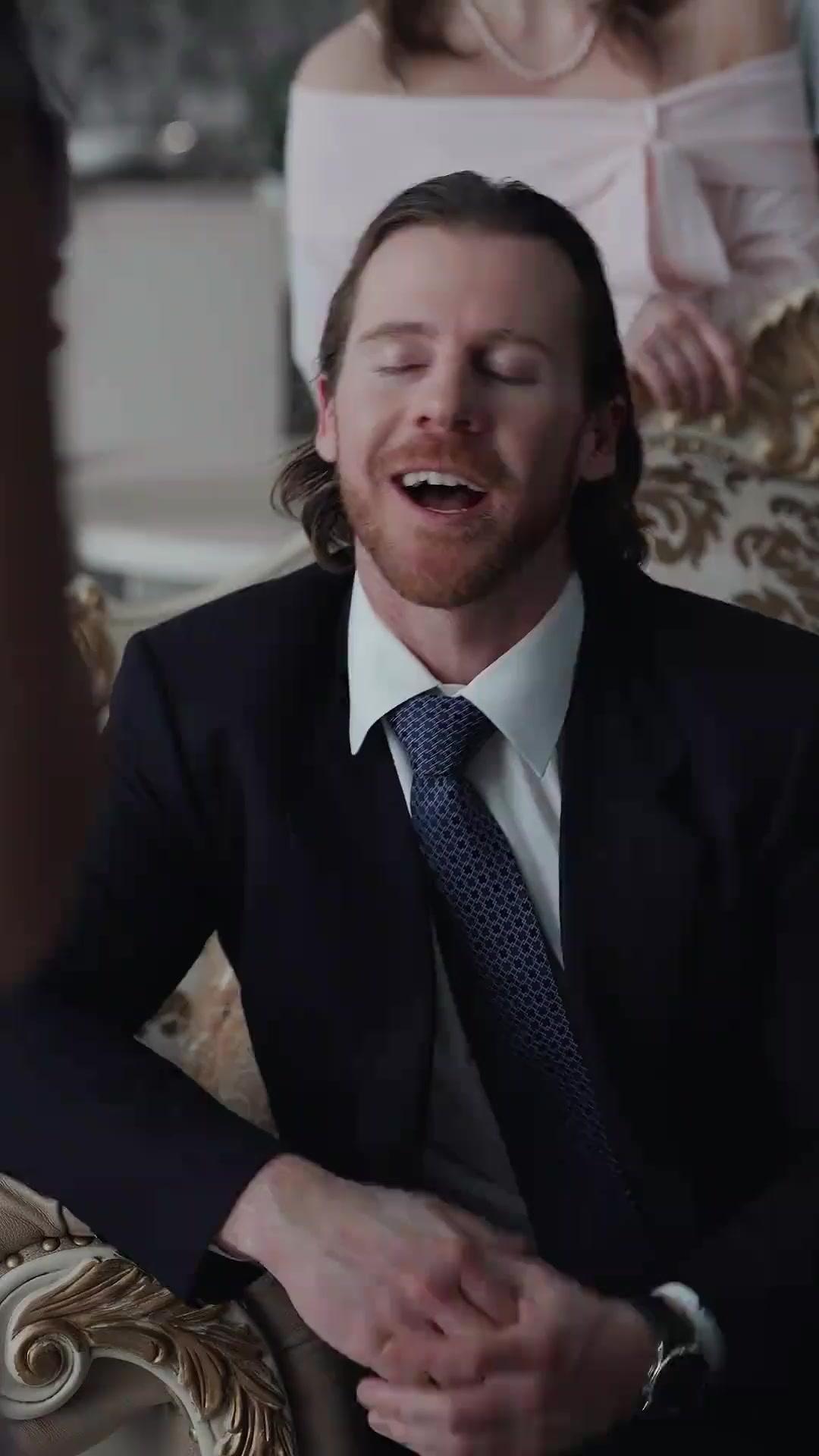 (Doblado)Reina de la música