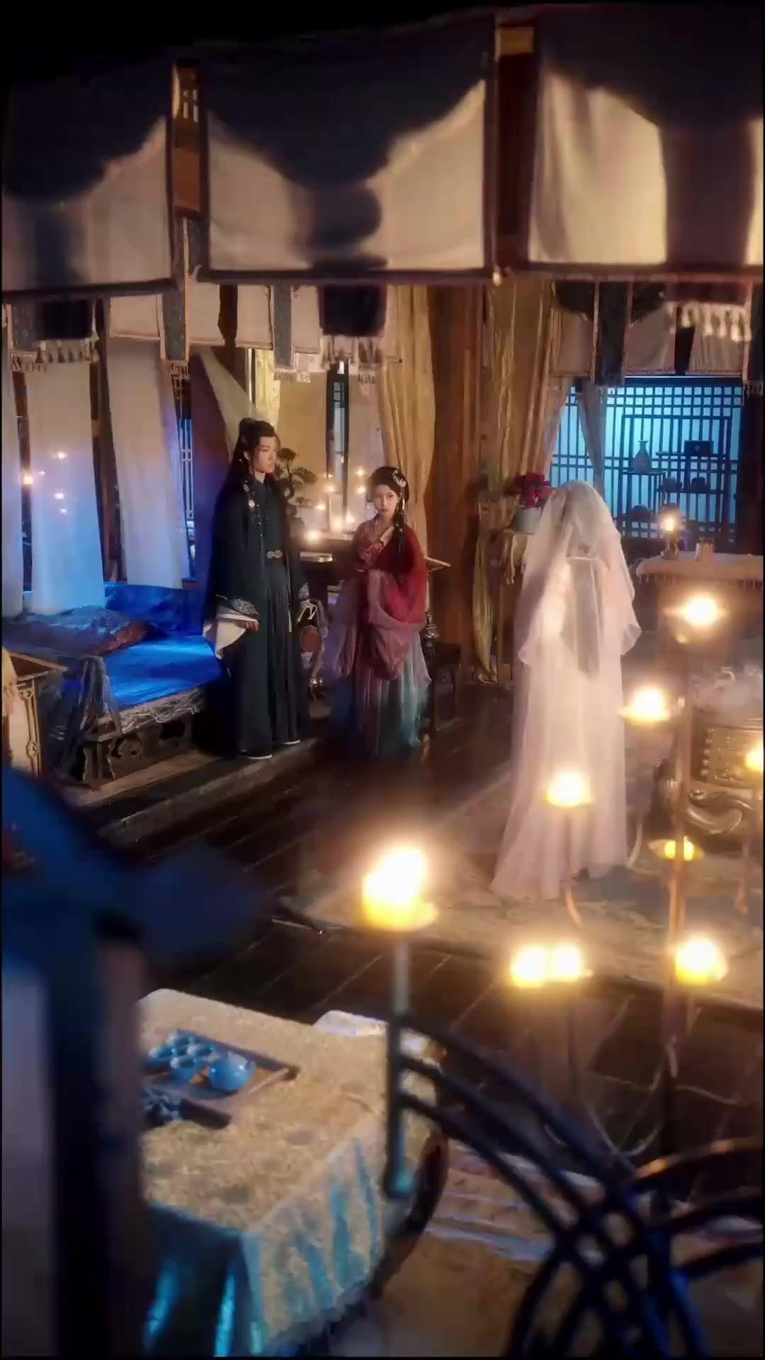 L'IVRESSE DE LA COURONNE