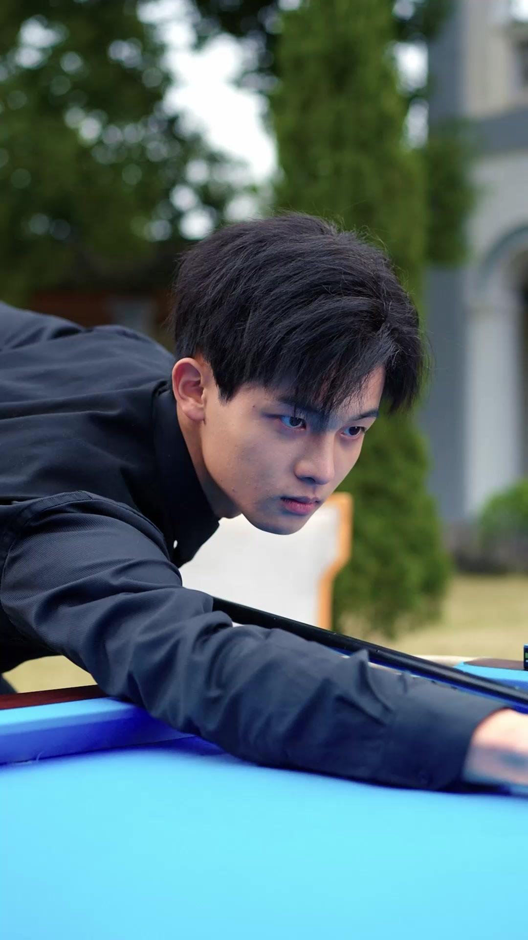 LE PETIT GÉNIE DU BILLARD