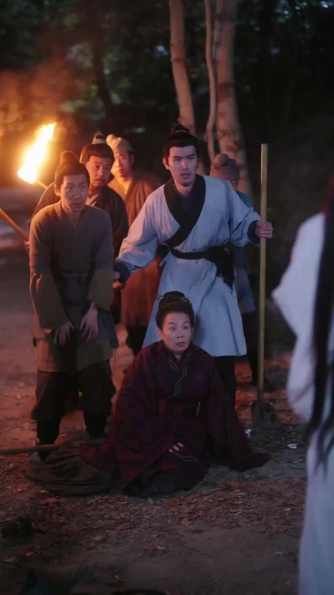 (พากย์เสียง) จากเหยื่อ สู่ผู้ล่าบัลลังก์