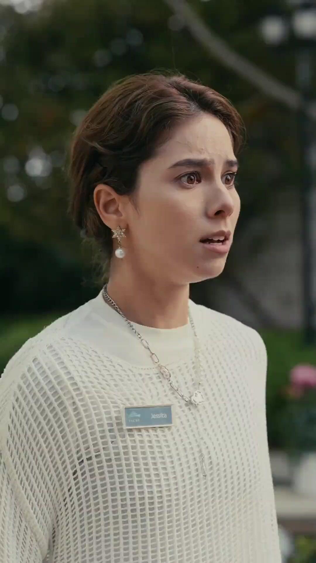 (Dublajlı) Zenginlere Bulaşmayın