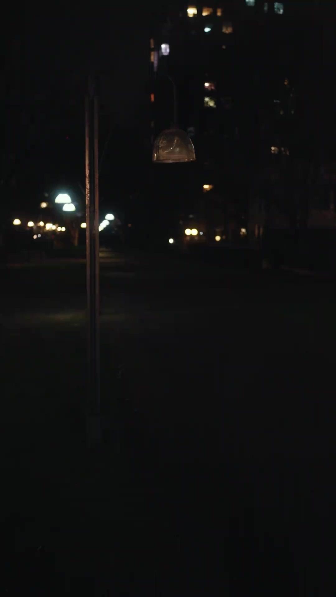 (Doblado) Papá, mamá se está muriendo