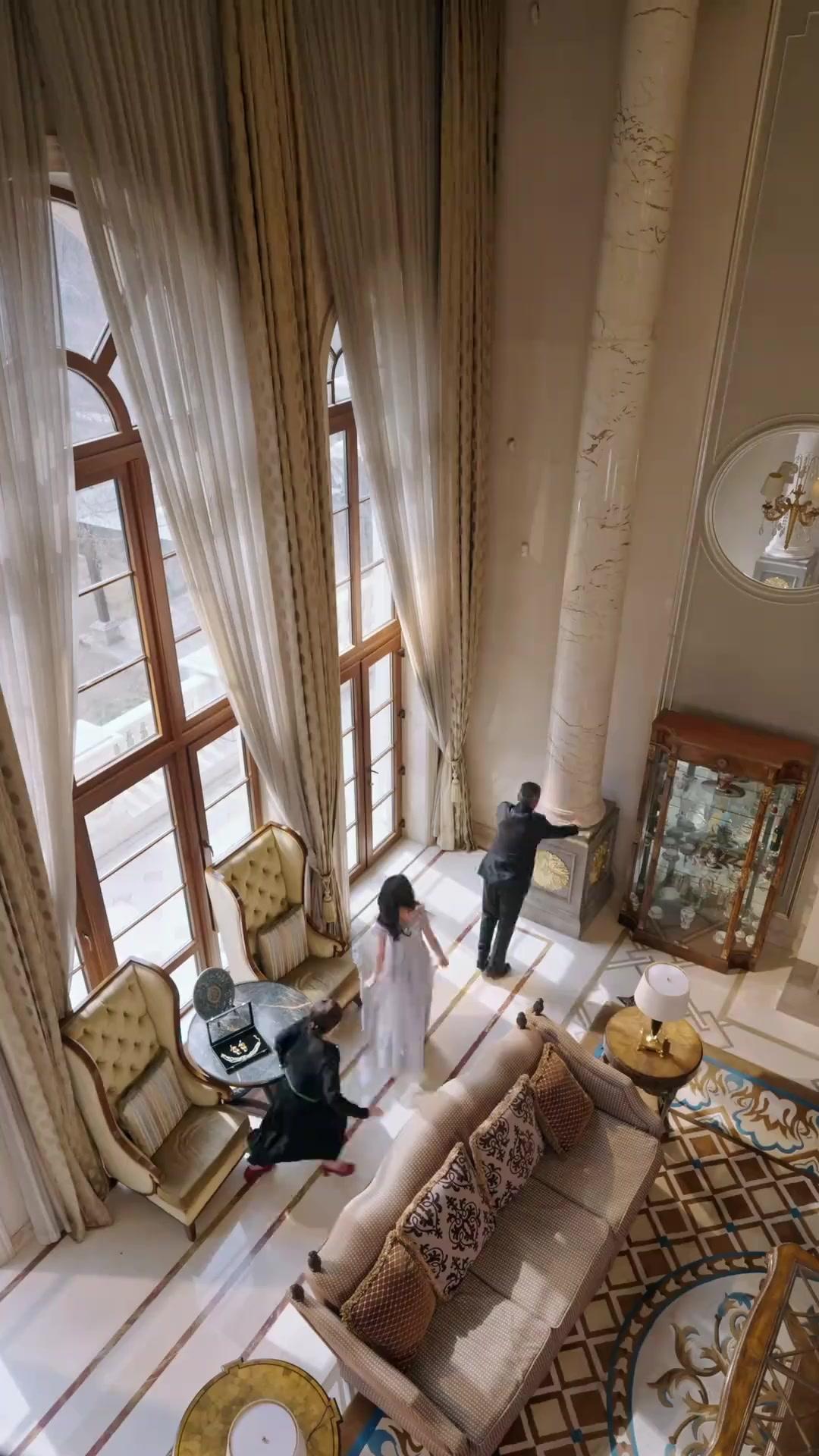 죽은 이름들 위에서