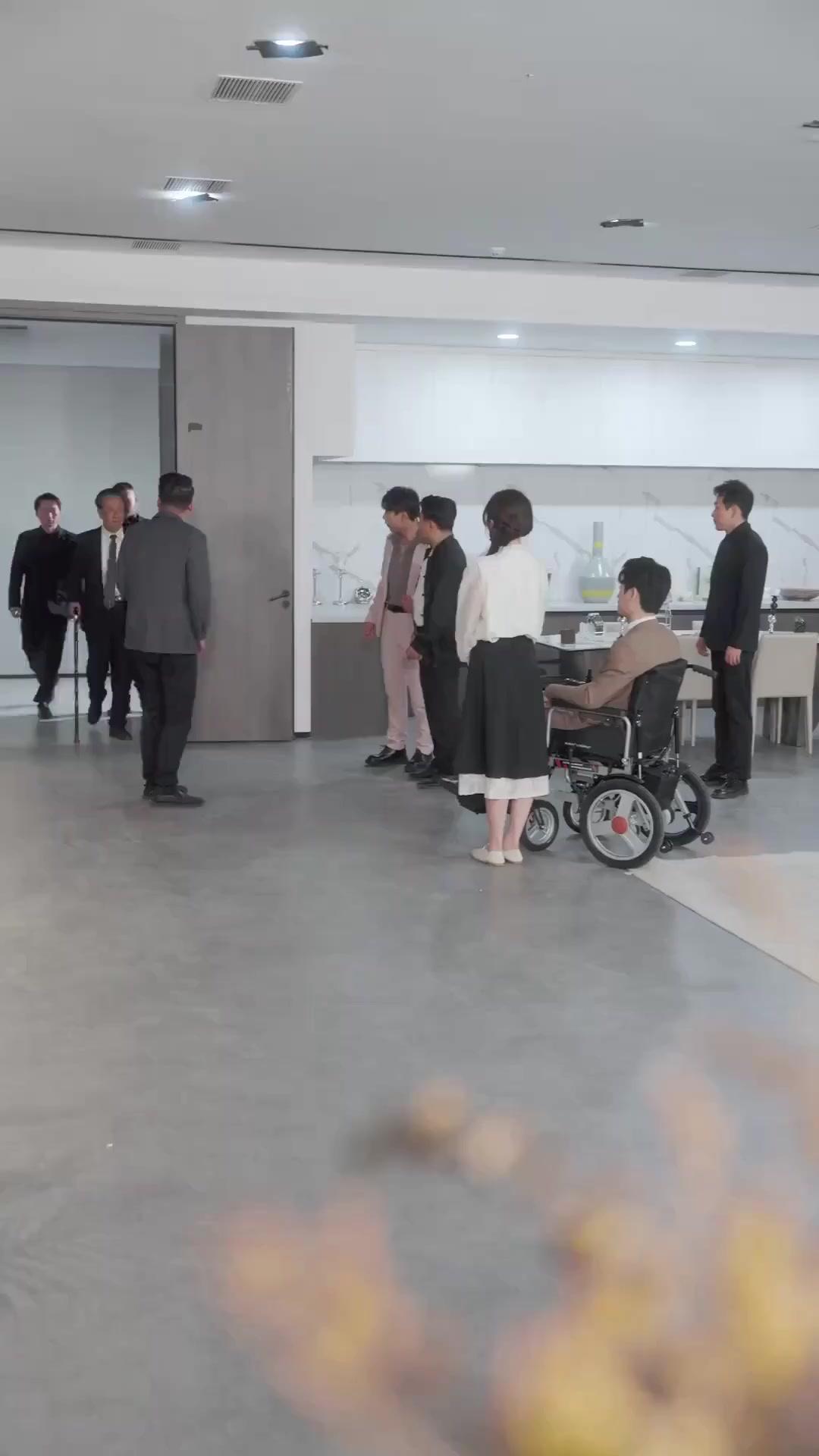 (Doblado)¡Cásate conmigo, demonio!