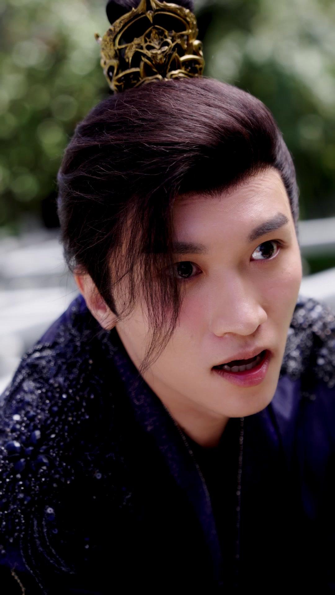 She Will Burn the Throne