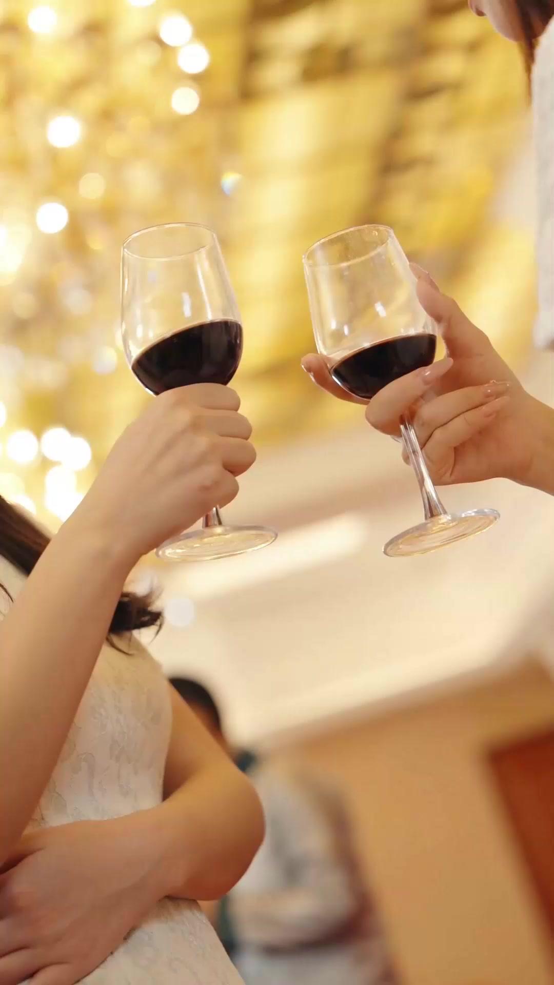 Thần Y Cứu Thế