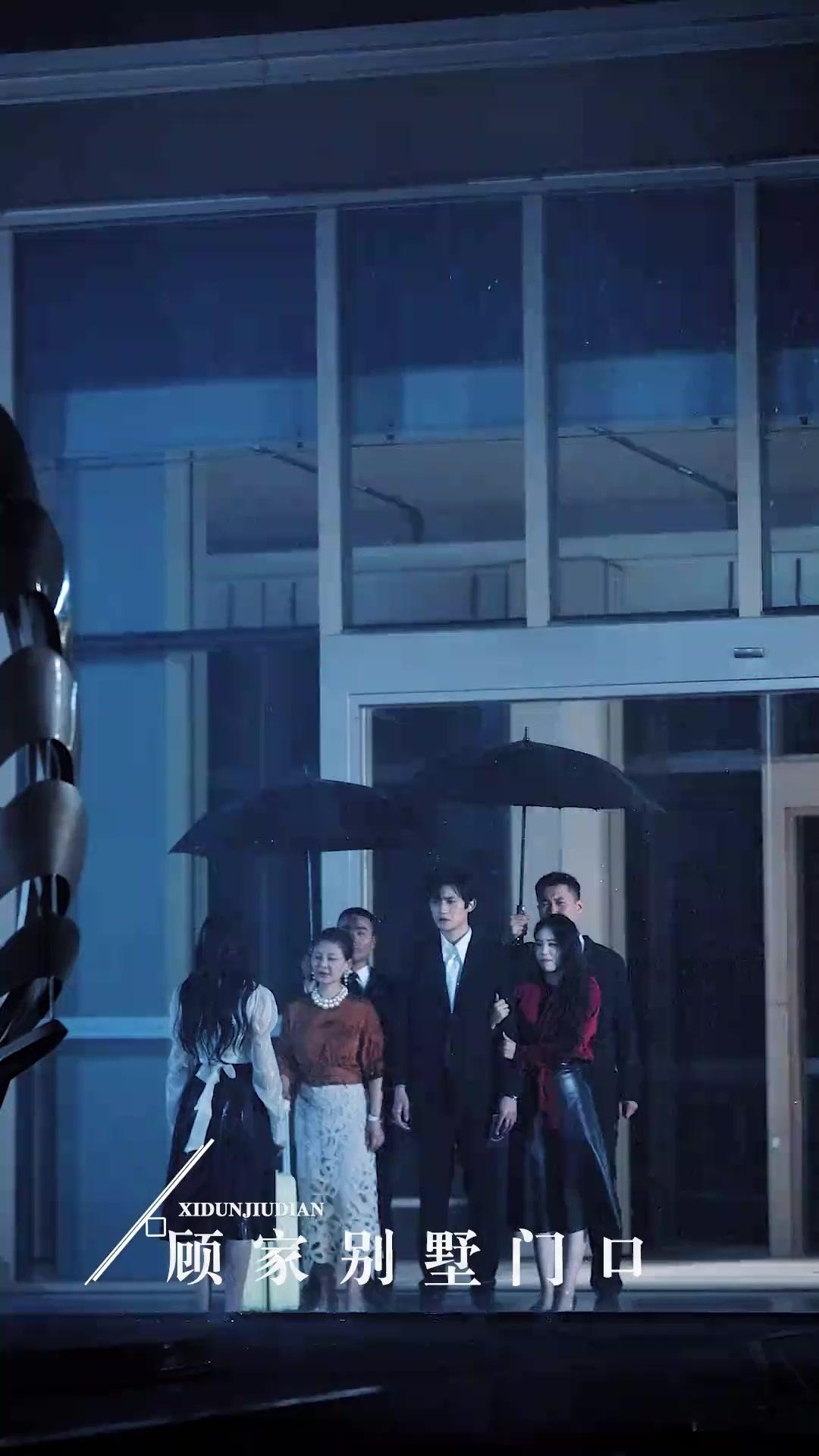 Cinta Terkoyak Malam Pertama 